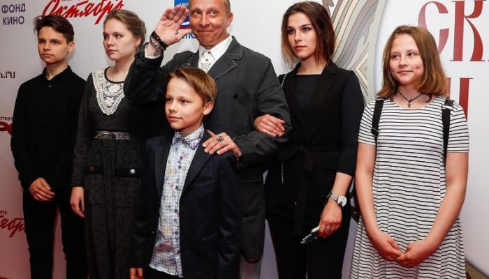 Многодетные отцы из звездной элиты